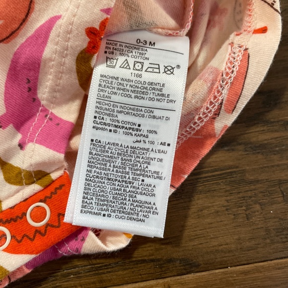 New Old Navy romper zoo animal print size 0-3 months - Picture 4 of 6